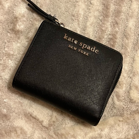 kate spade Handbags - Kate Spade Bifold Zip Wallet in Black